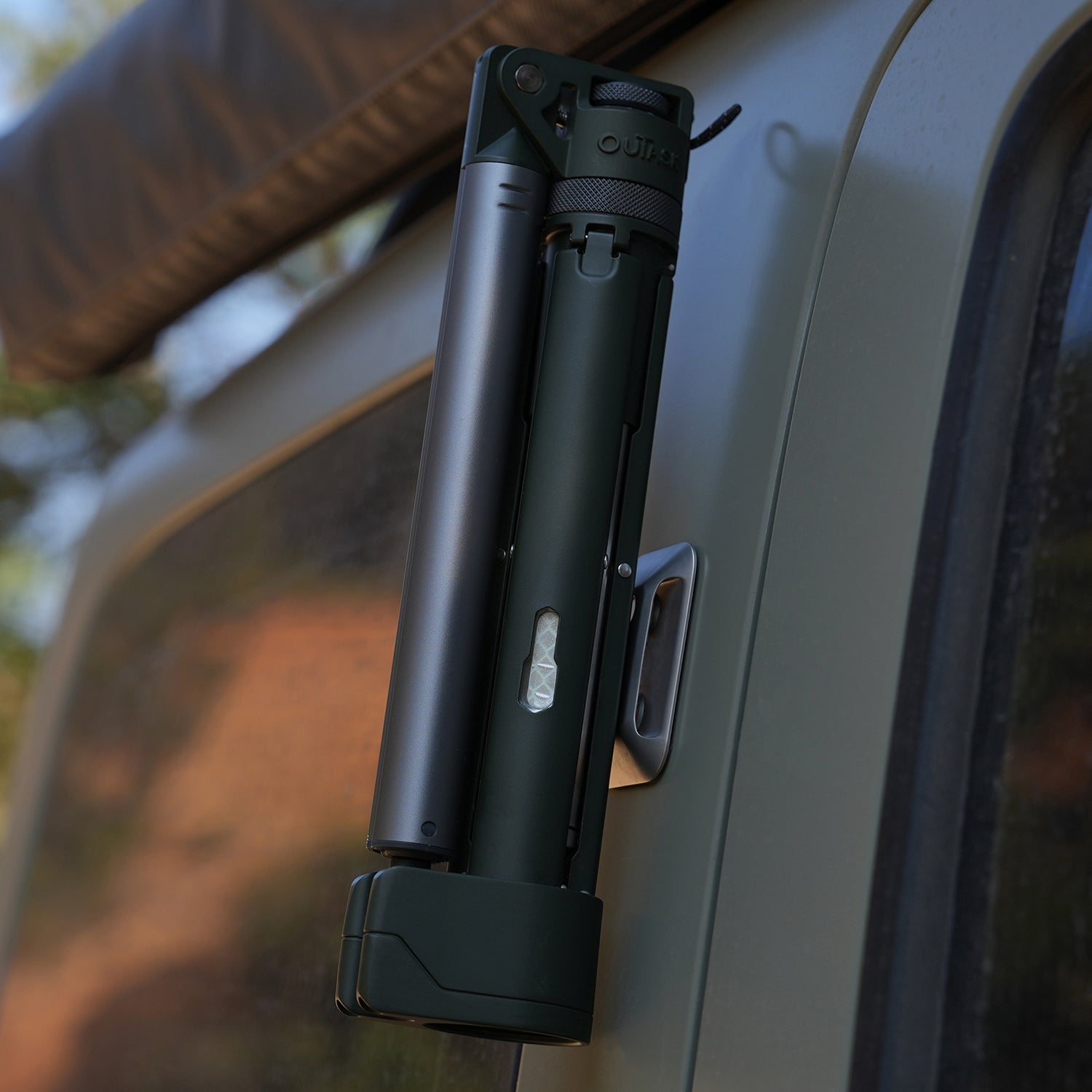 TD2 Telescopic Lantern Wall Hook Kit