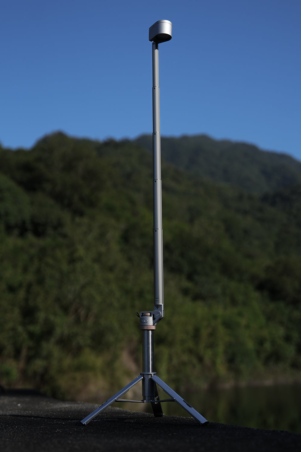 Portable Outdoor Lights TD2| Rechargeable & Telescopic - ouTask